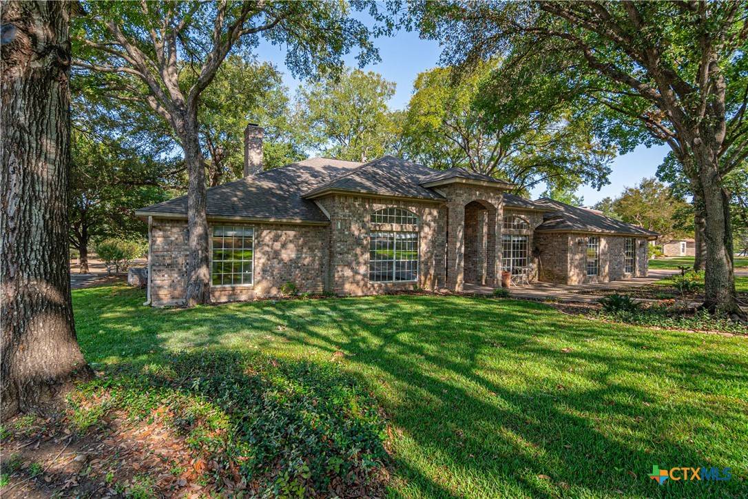 Seguin, TX 78155,218 Montwood