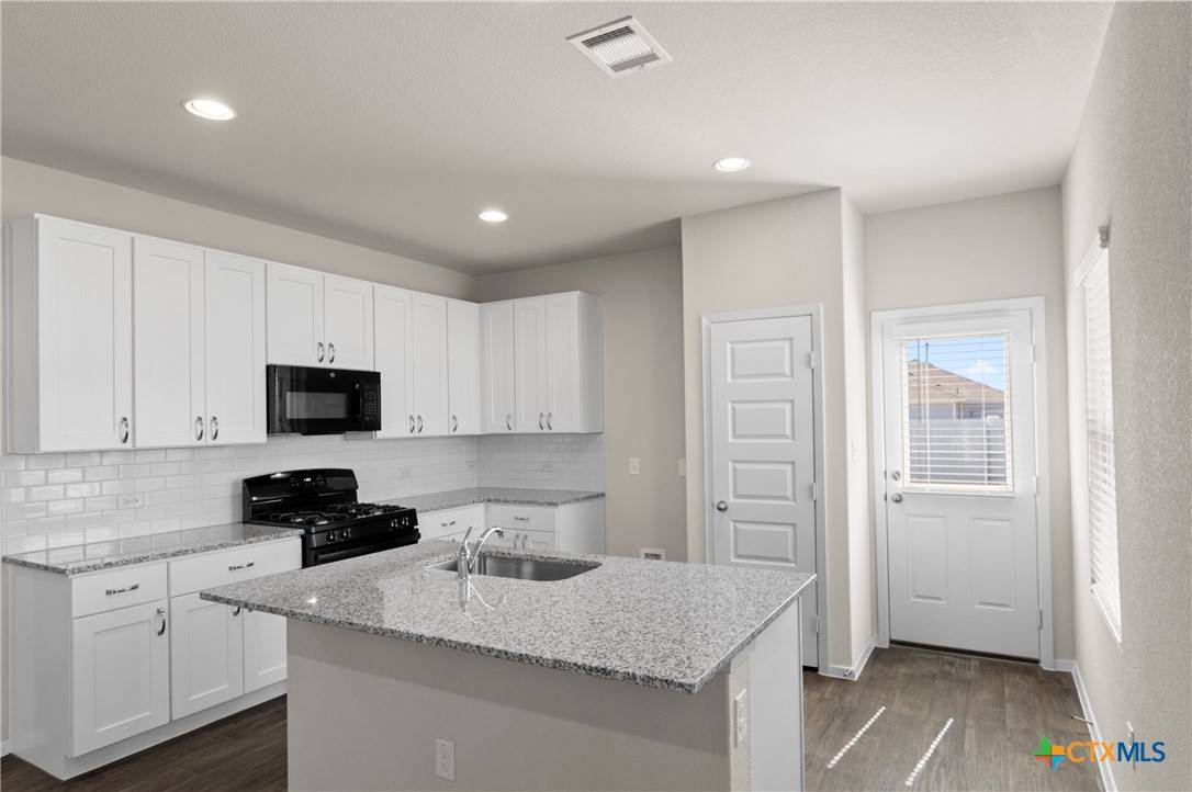 Elgin, TX 78621,107 Honeybee LN