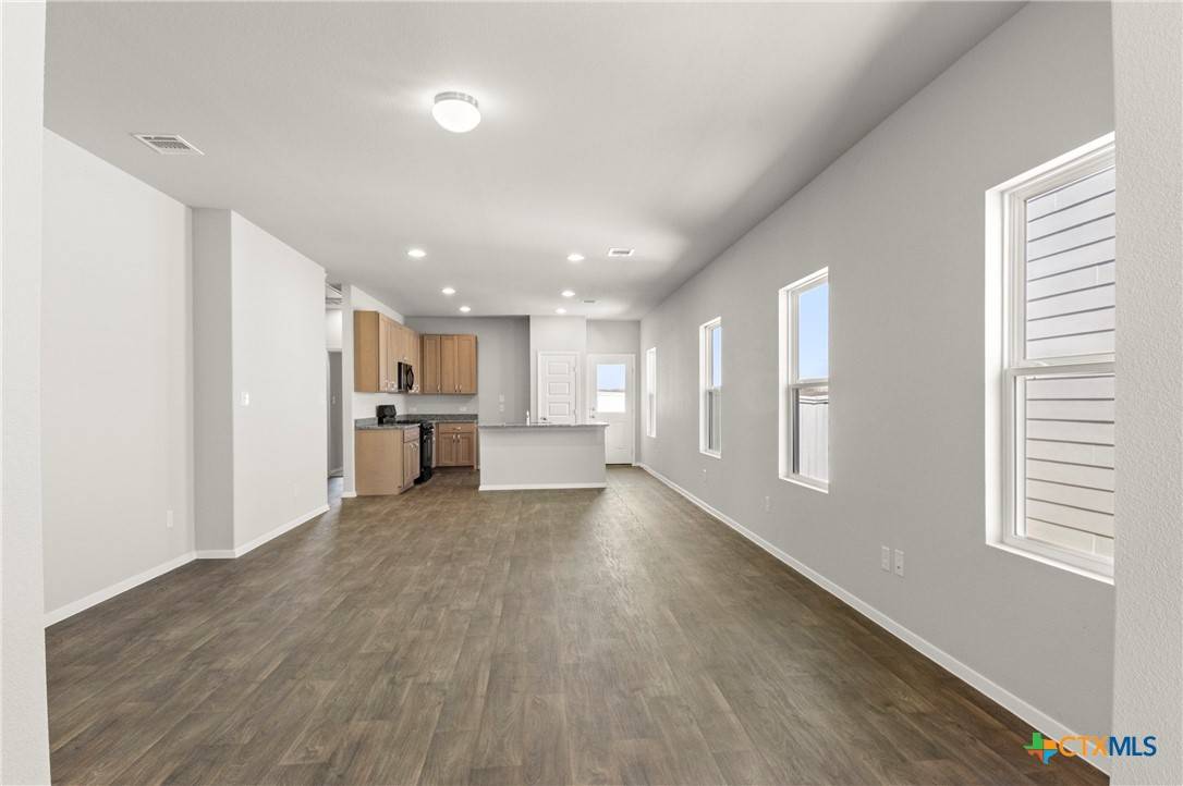 Elgin, TX 78621,190 Lavender LN