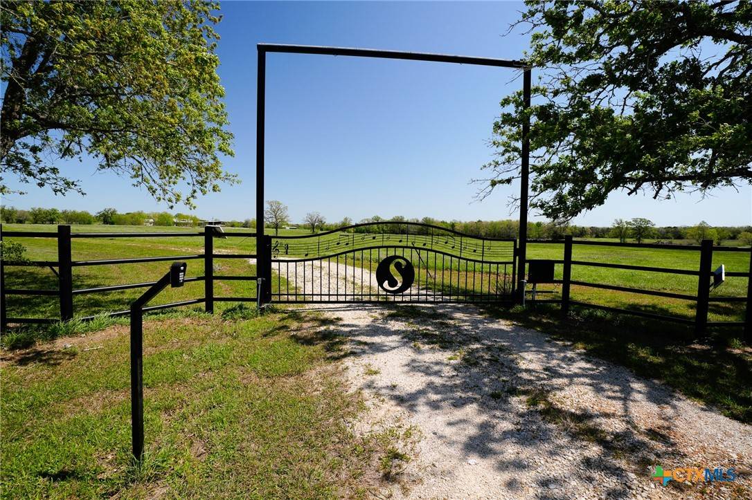 Flatonia, TX 78941,5411 N State Highway 95