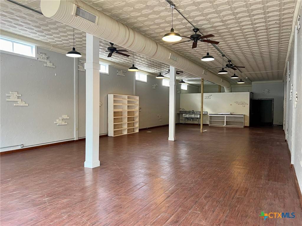 Edna, TX 77957,130 W Main ST