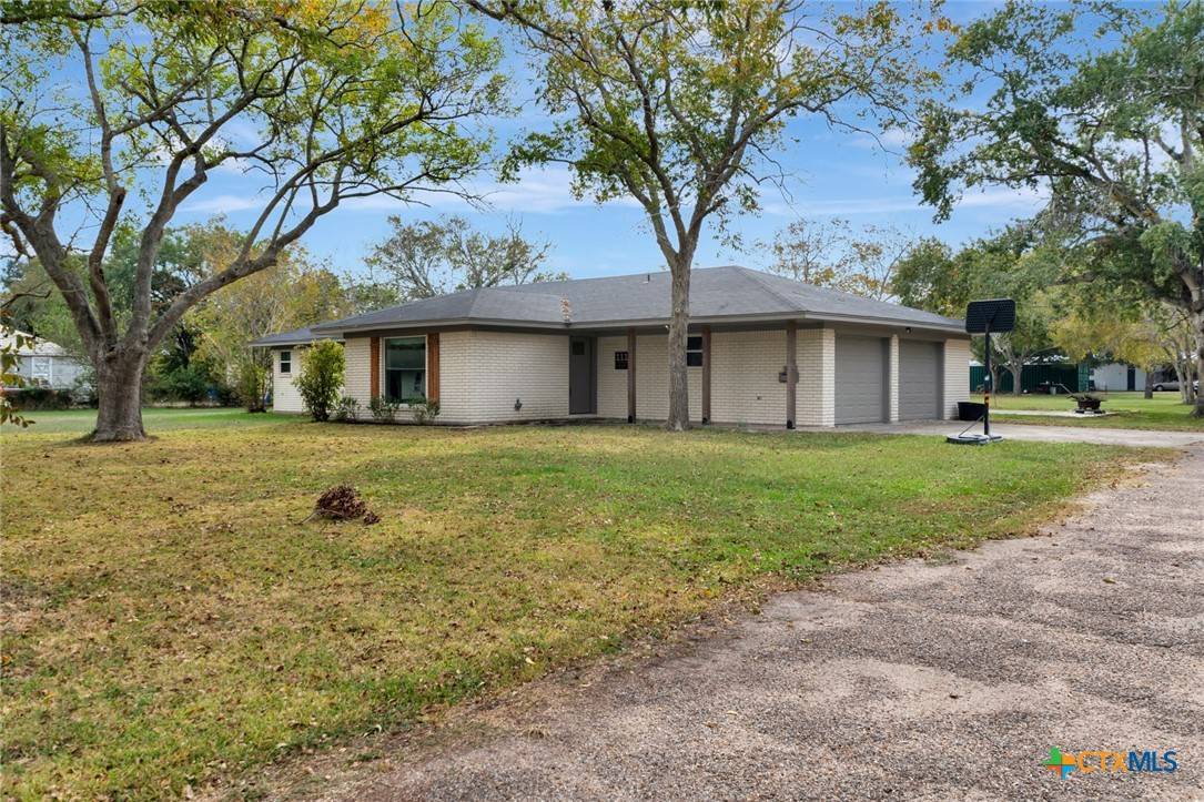 Edna, TX 77957,1117 N East ST