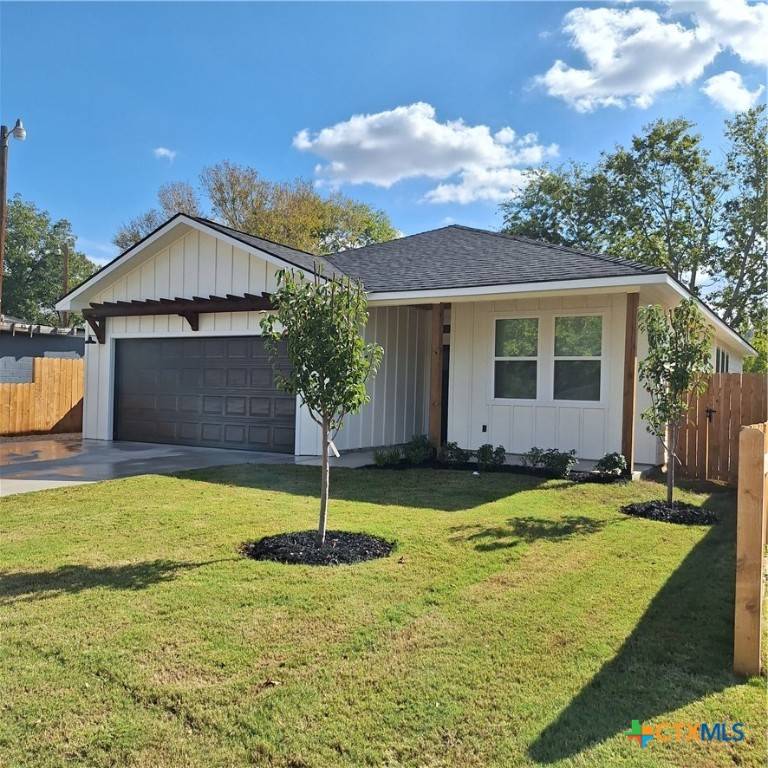 Seguin, TX 78155,953 Allende ST