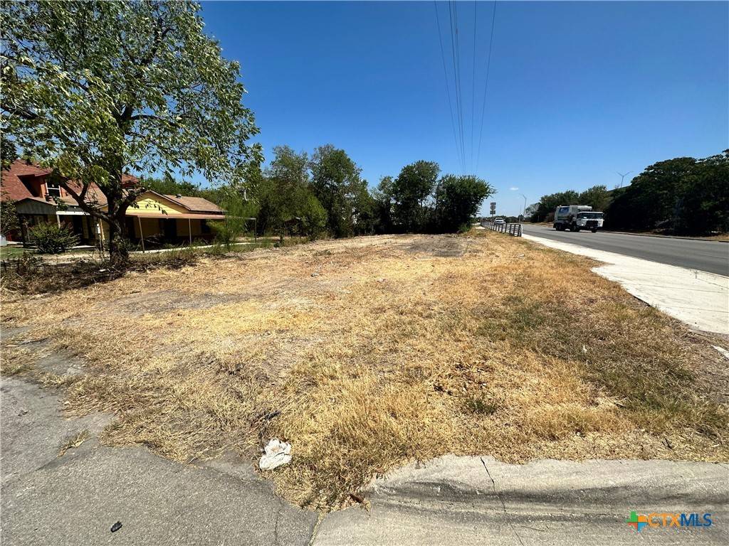 New Braunfels, TX 78130,295 S West End AVE