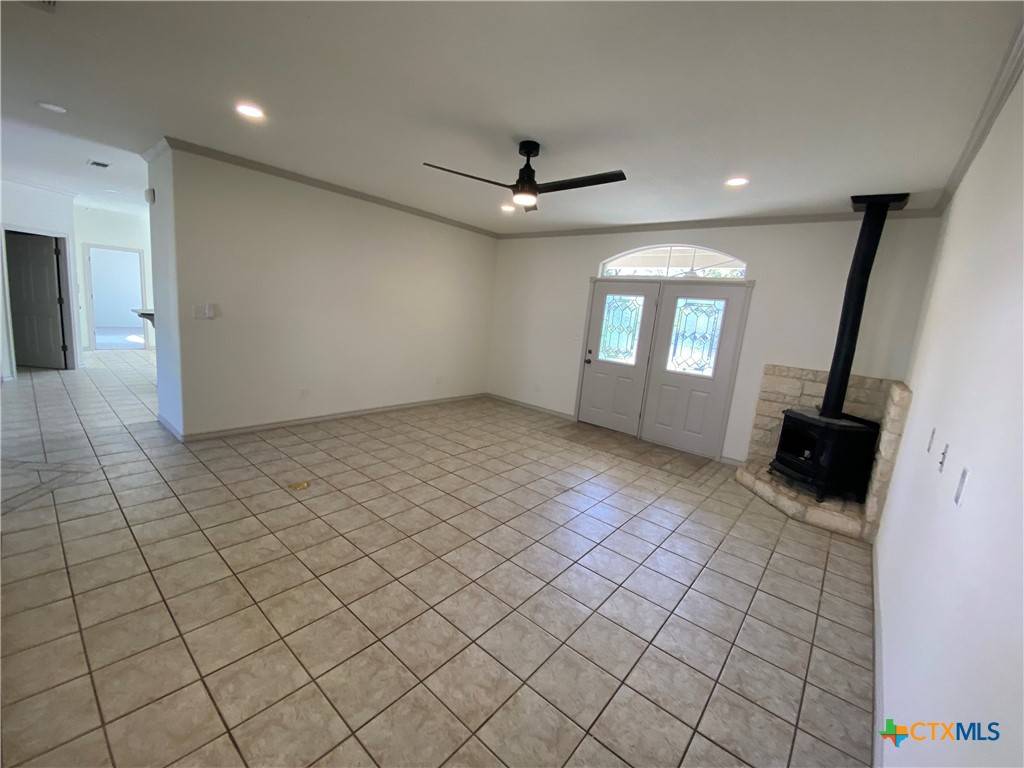 Marble Falls, TX 78654,503 Amy CIR