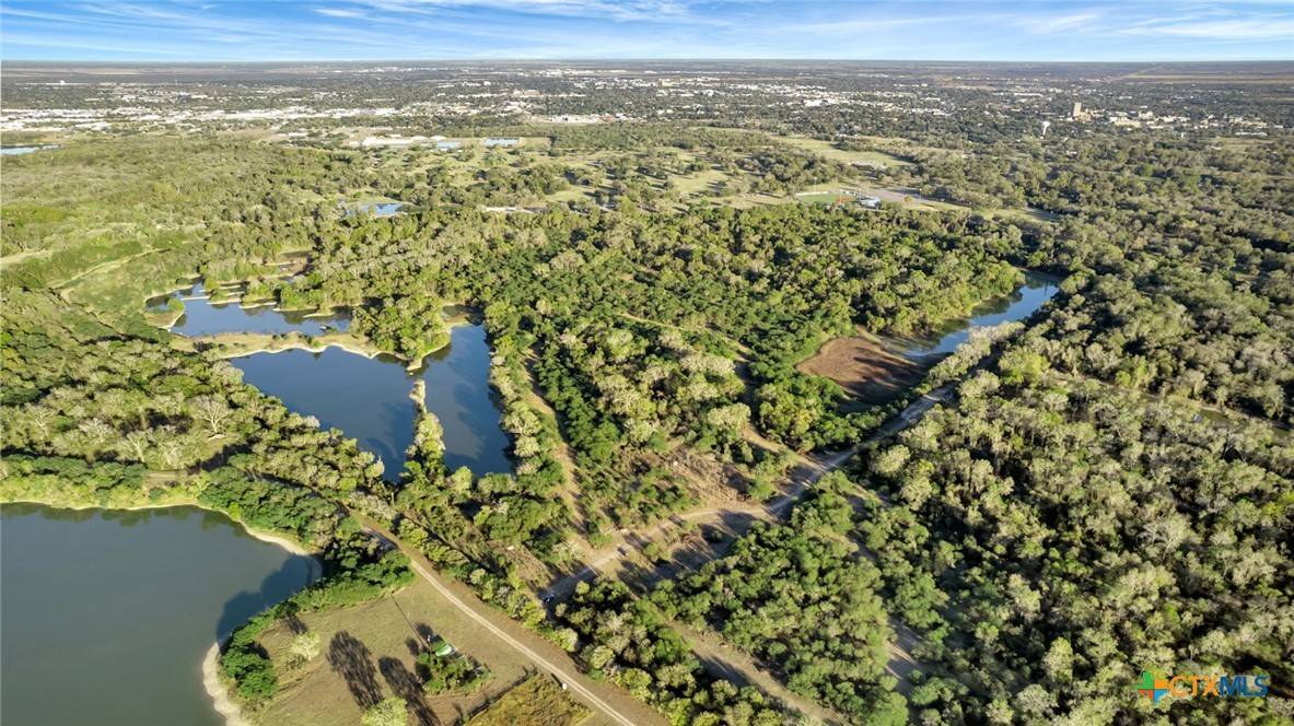 Victoria, TX 77905,000 Smith RD