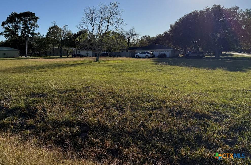 Inez, TX 77968,201 Michael ST