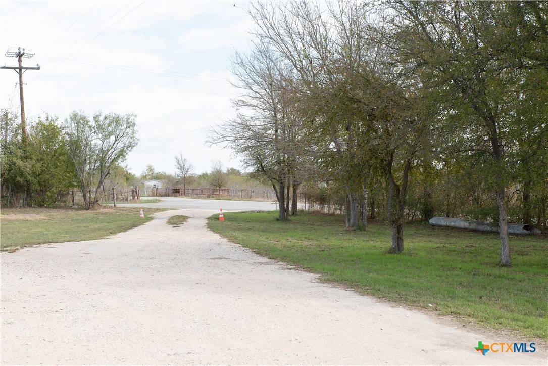Dale, TX 78616,815 NE Track RD