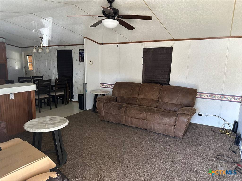 Cuero, TX 77954,806 S Esplanade ST