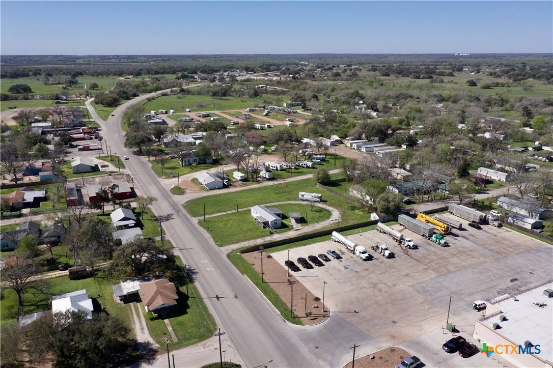 Cuero, TX 77954,806 S Esplanade ST