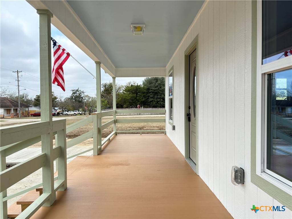 Nixon, TX 78140,804 E 4th ST