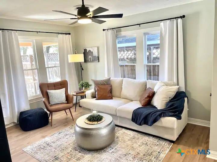Victoria, TX 77901,504 E Forrest ST