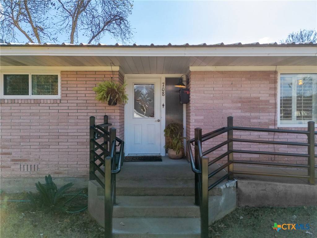 Lampasas, TX 76550,708 W North AVE