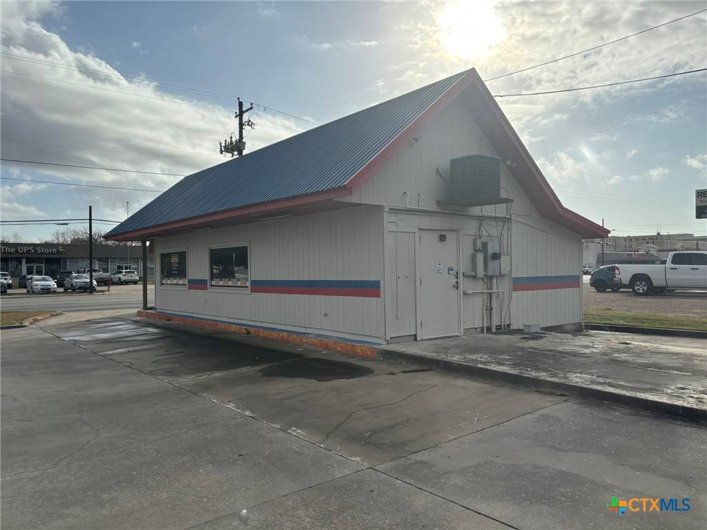 Victoria, TX 77901,1707 N Navarro ST