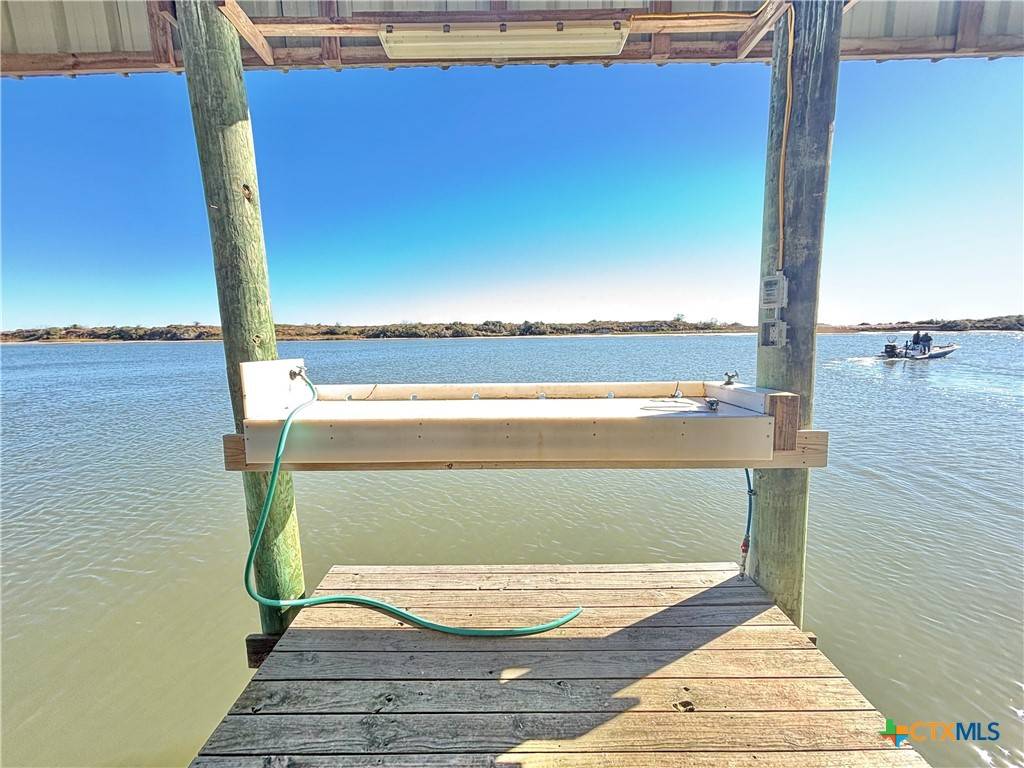 Port O'connor, TX 77982,27 Pelican ST