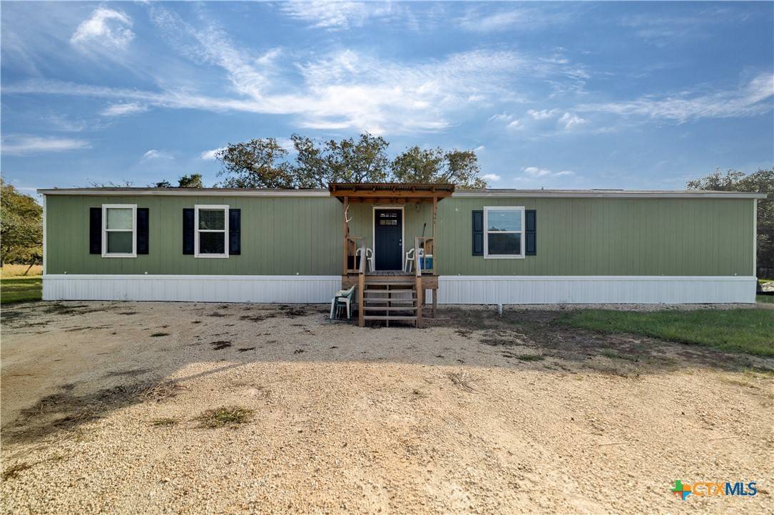 Hallettsville, TX 77964,441 Private Road 1065