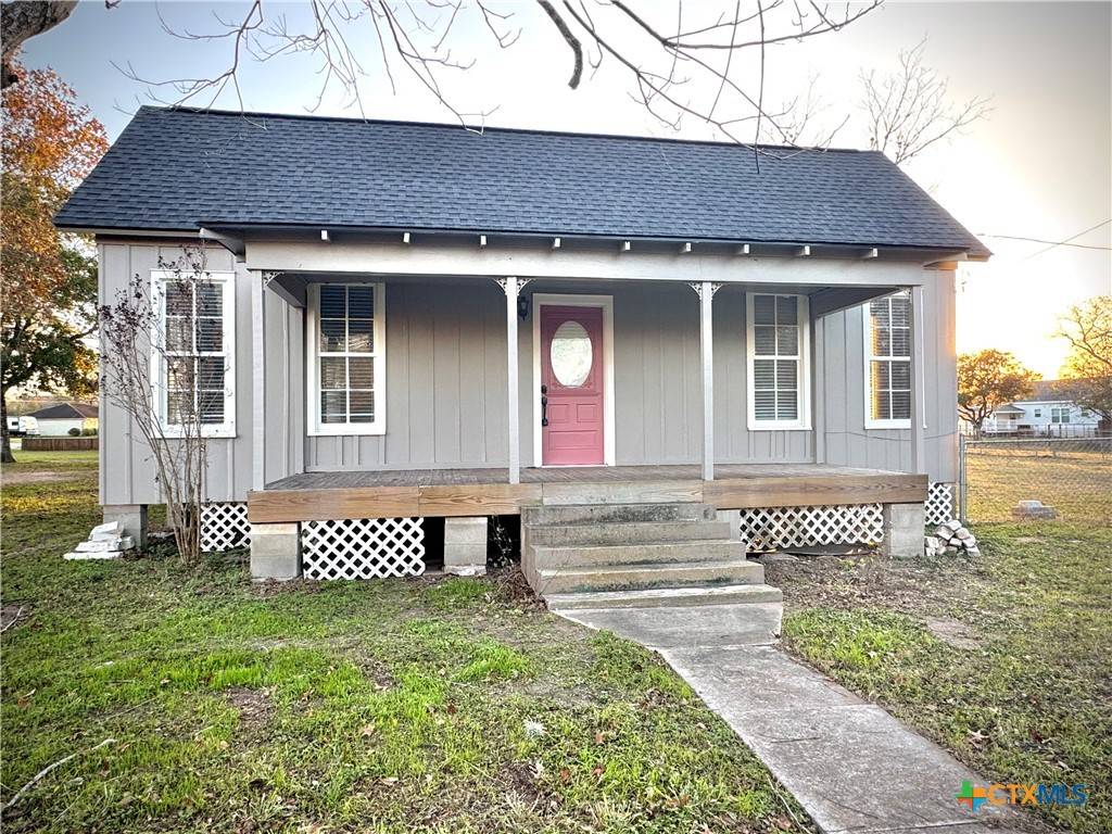Cuero, TX 77954,715 E Courthouse ST