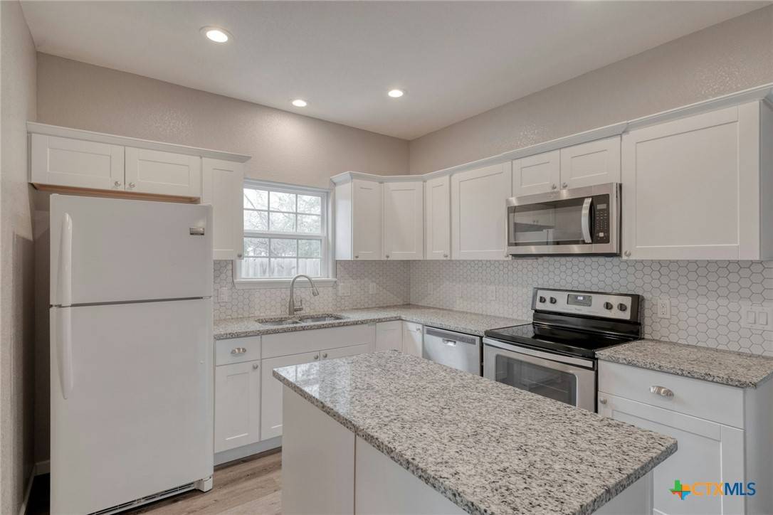 Luling, TX 78648,1408 Armstrong ST