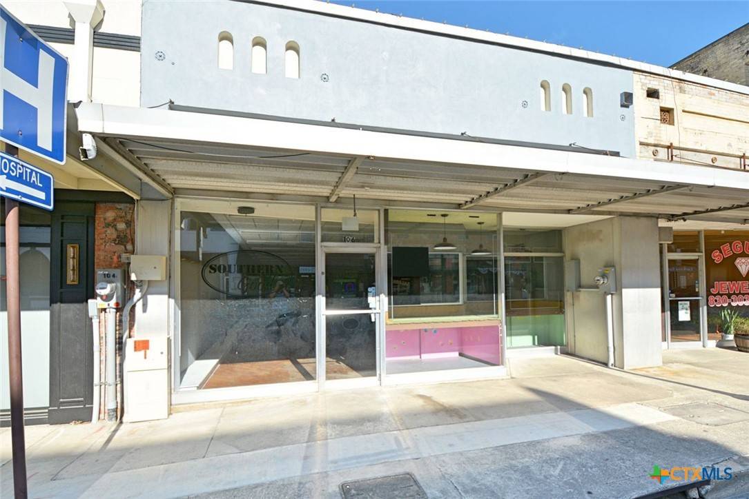 Seguin, TX 78155,106 N Austin ST