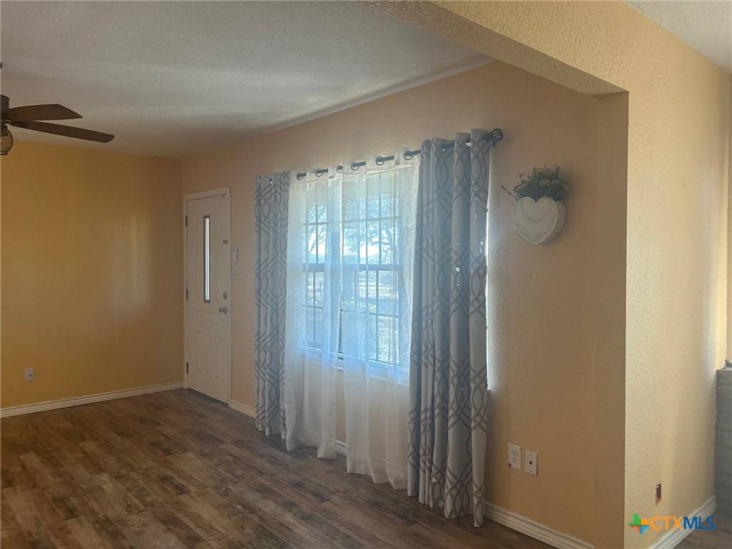 Gatesville, TX 76528,104 Veazey DR