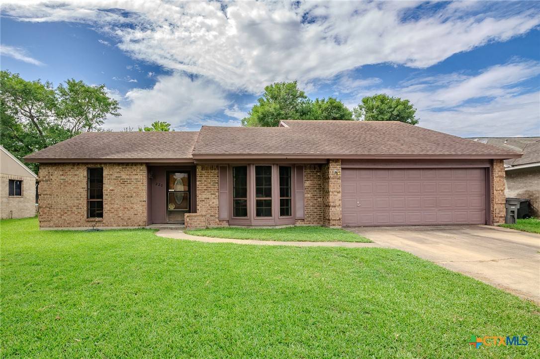 Victoria, TX 77904,220 Briarmeadow LN