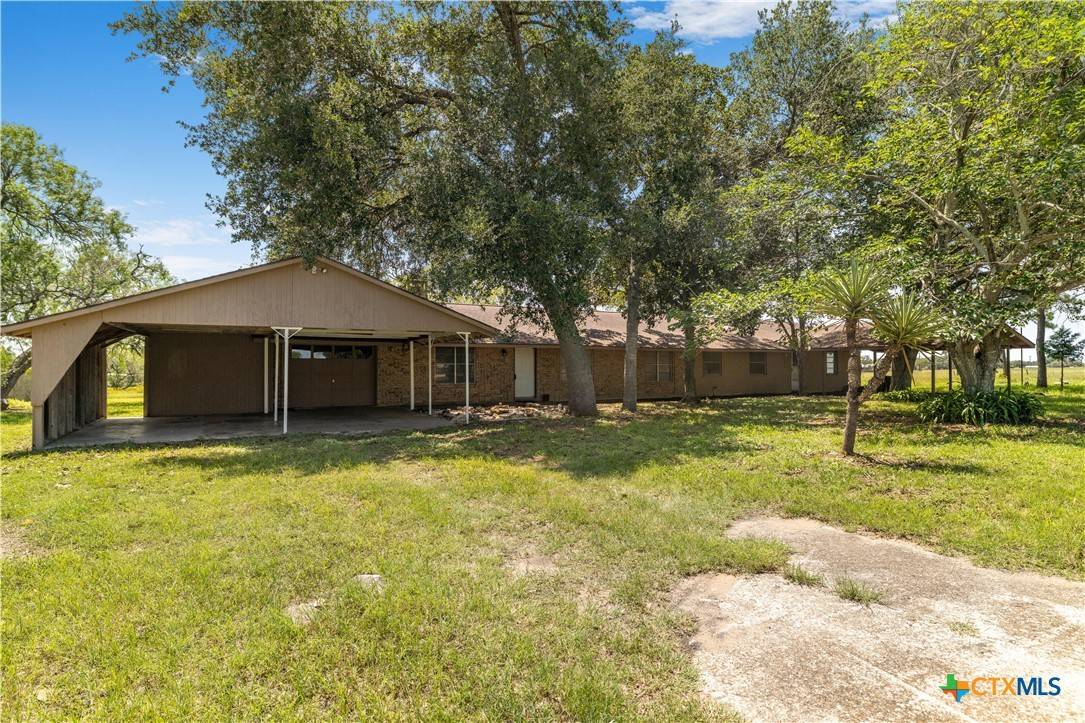 Yorktown, TX 78164,347 Green Acres Road