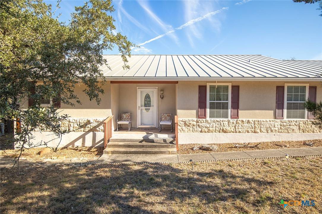 Fischer, TX 78623,1095 Stallion Springs DR