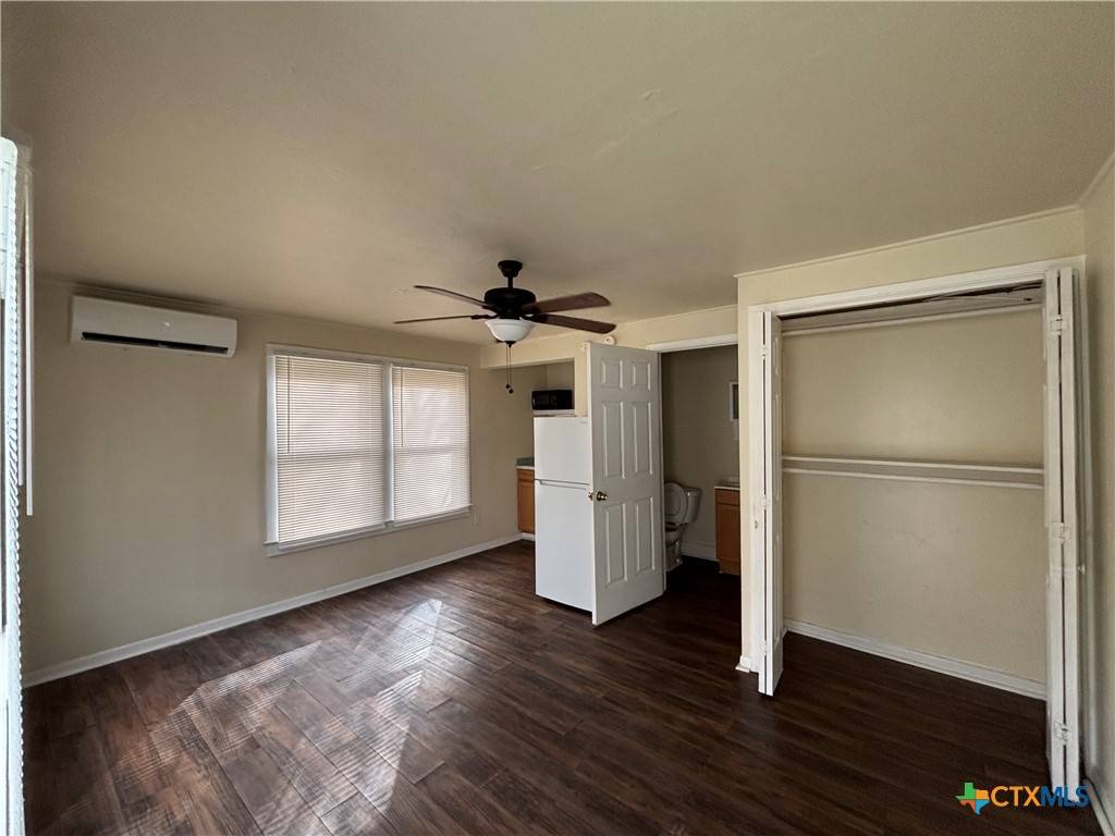 Victoria, TX 77901,305 E Sabine ST #B