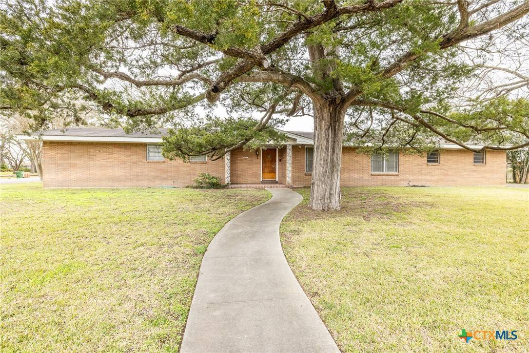 Gonzales, TX 78629,726 Saint Vincent ST