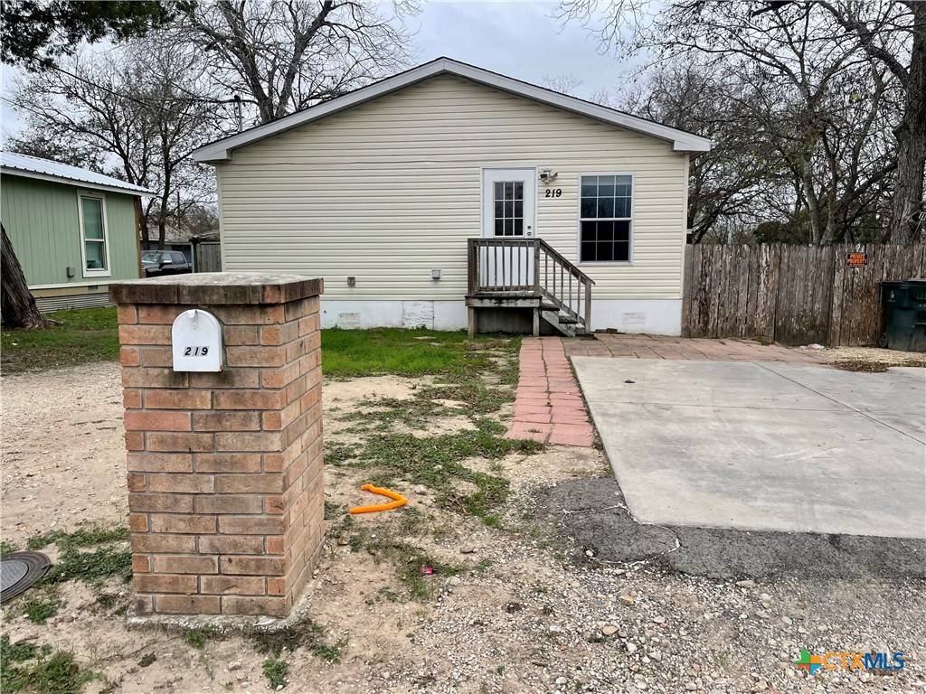 Seguin, TX 78155,219 Lopez ST