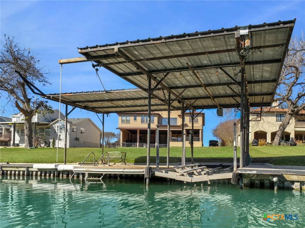 New Braunfels, TX 78130,380 Rio DR