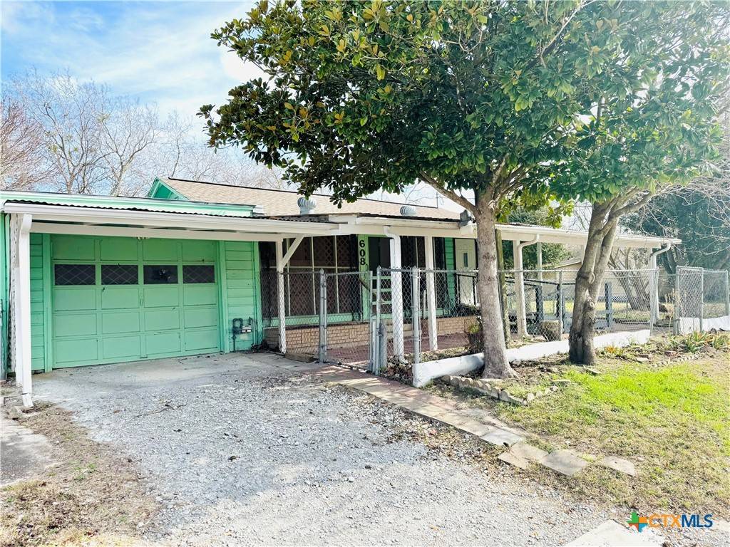 Port Lavaca, TX 77979,608 Ella ST