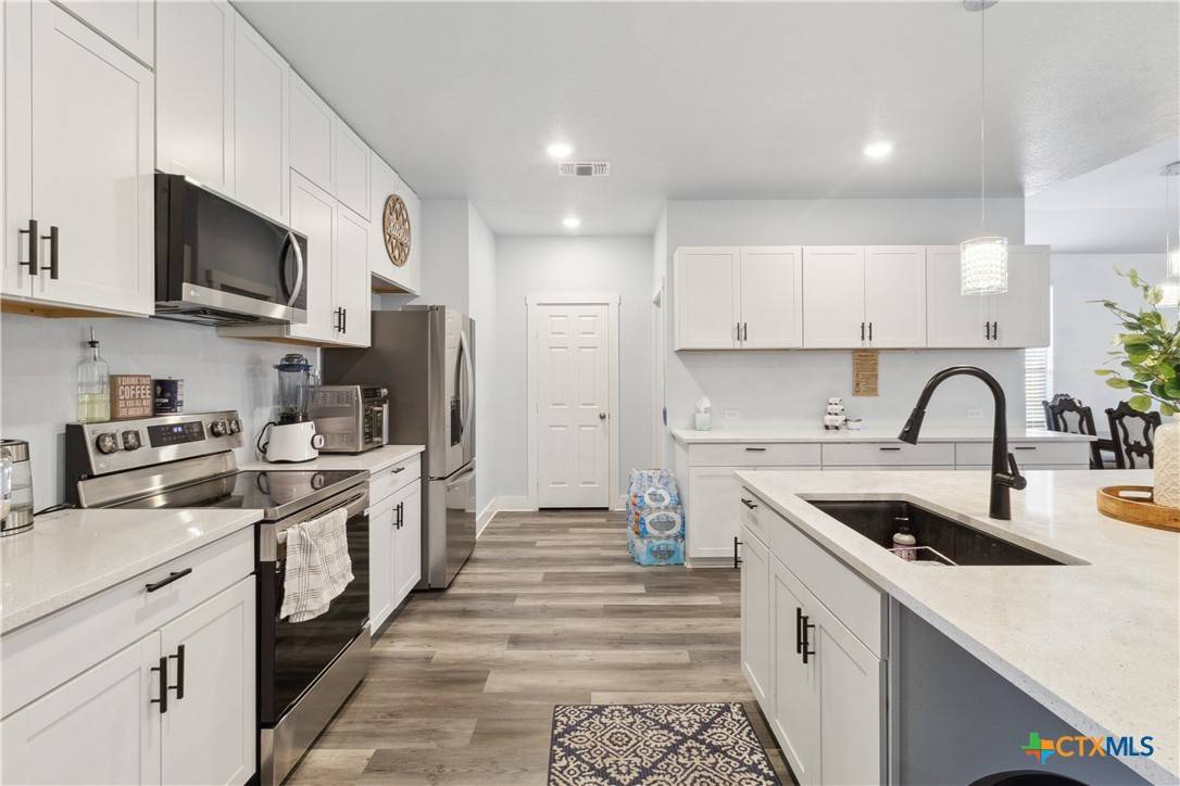 Dale, TX 78616,111 Lavender CV