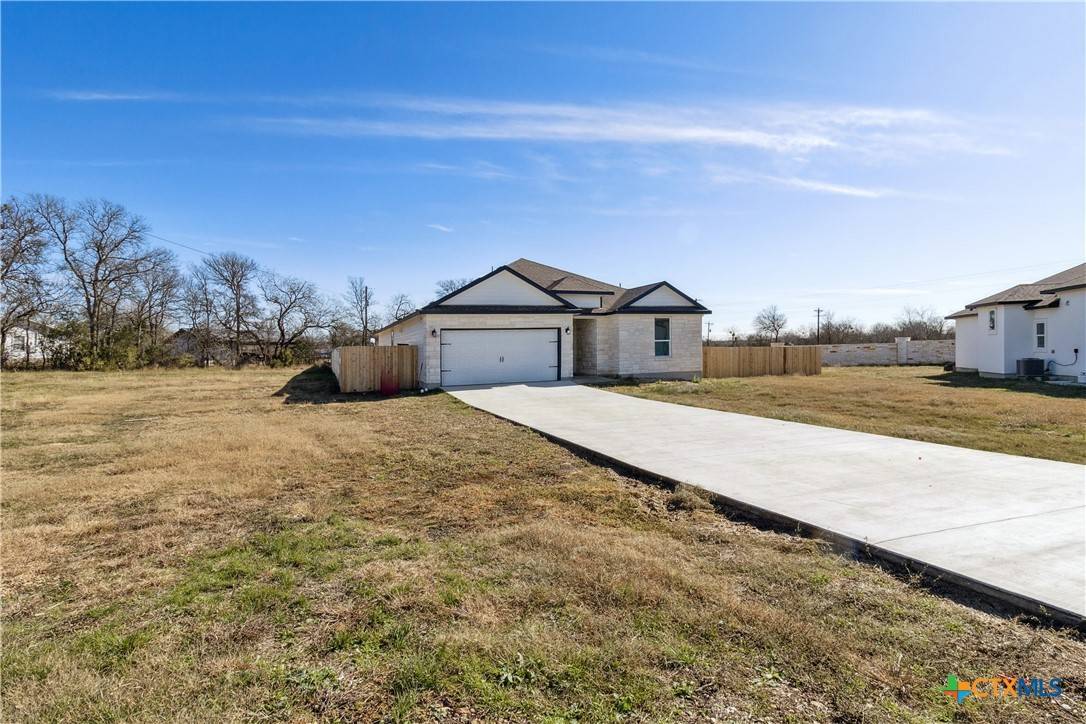Dale, TX 78616,111 Lavender CV