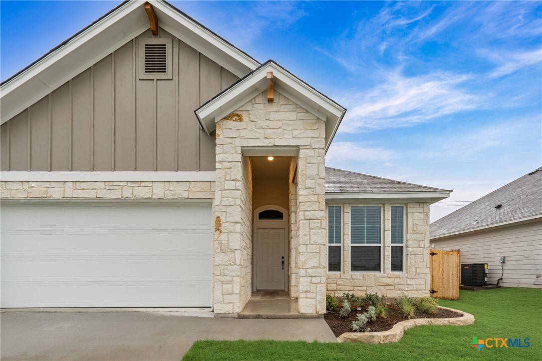 Temple, TX 76502,8011 Pineridge WAY
