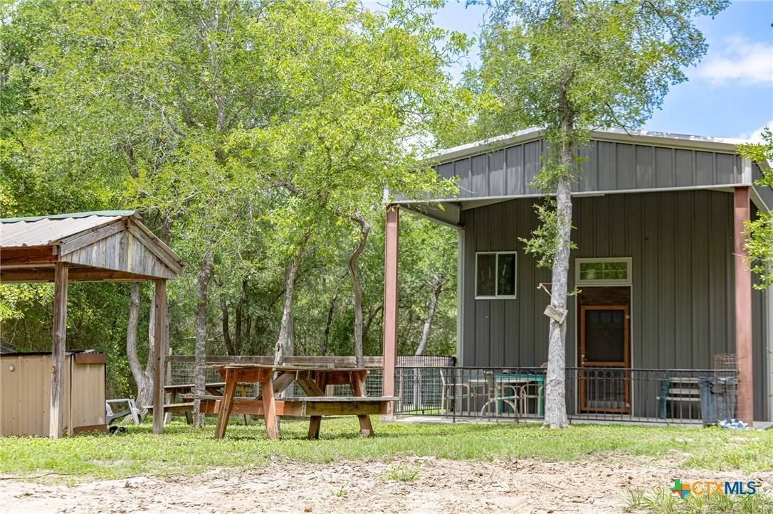 Gonzales, TX 78629,2915 County Road 354