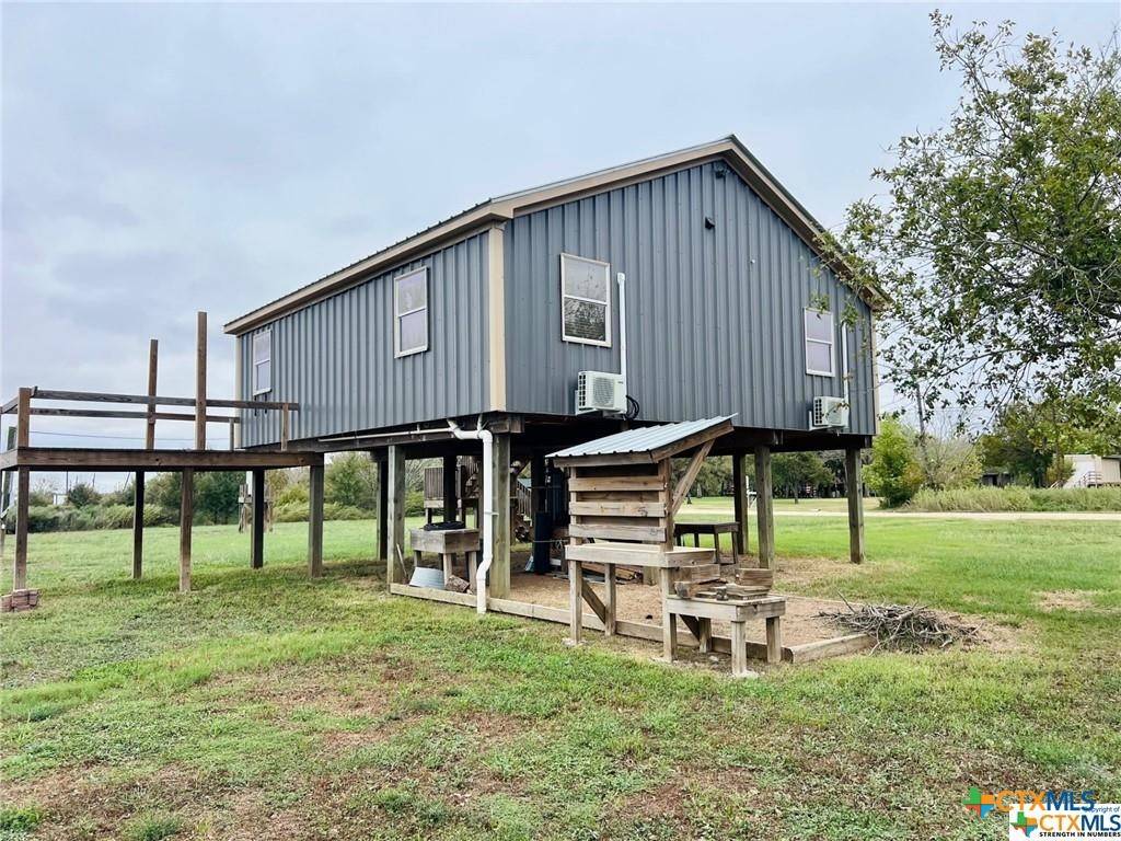 Port Lavaca, TX 77979,1172 Guadalupe River RD