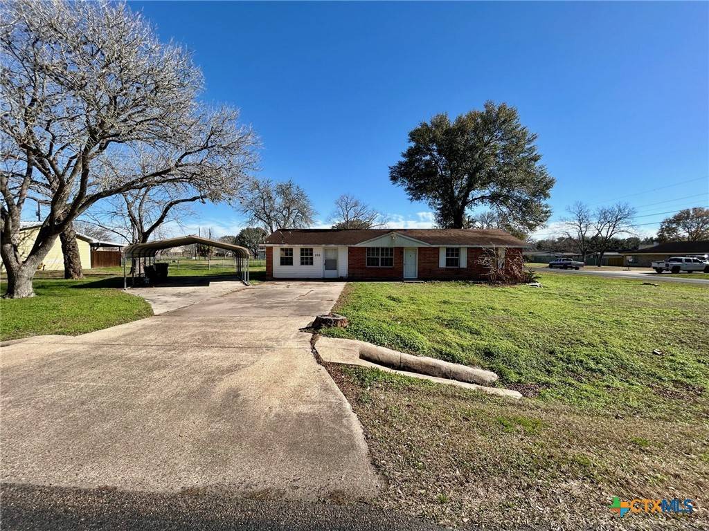 Victoria, TX 77904,305 Larkspur ST