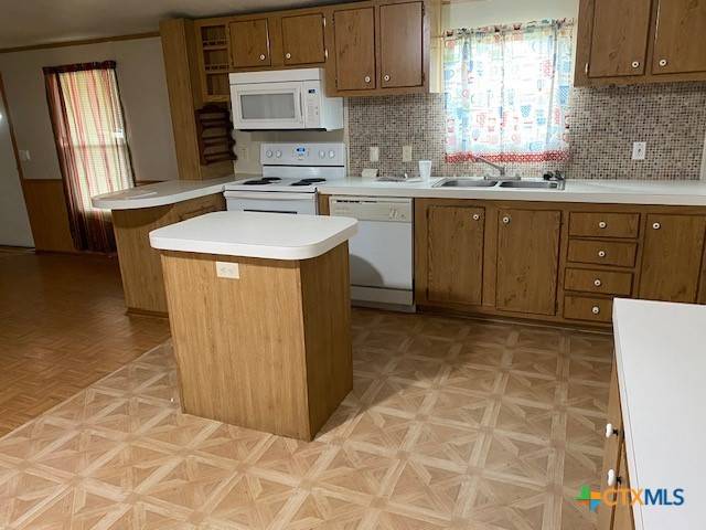Victoria, TX 77901,909 E Constitution ST