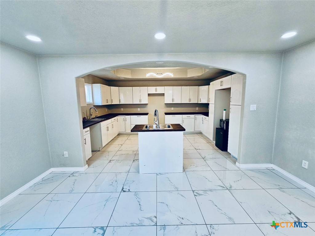 Marlin, TX 76661,106 Country Club DR
