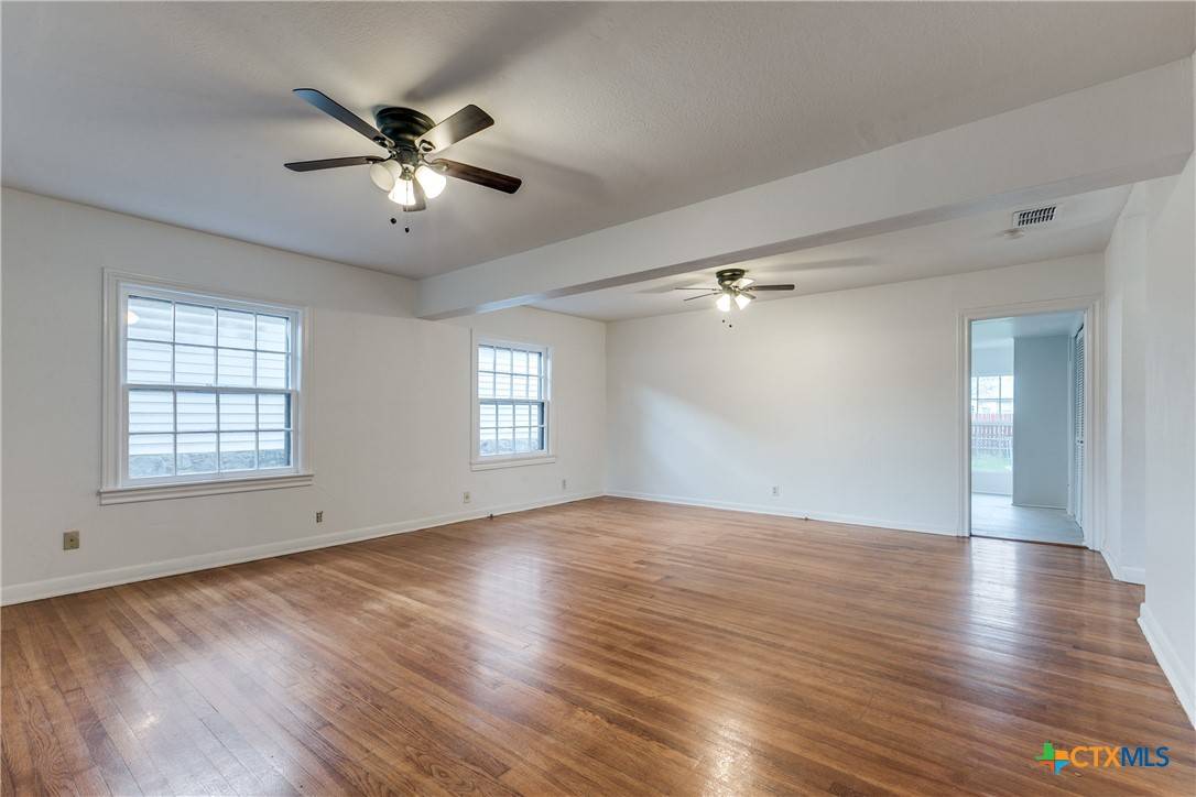 San Antonio, TX 78225,231 Hearne AVE