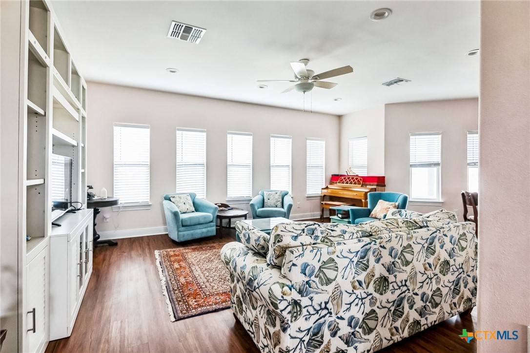 Rockport, TX 78382,112 Ball ST