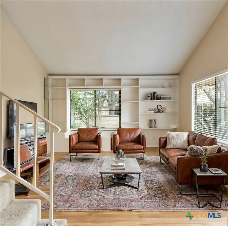 Austin, TX 78758,915 Silver Quail LN