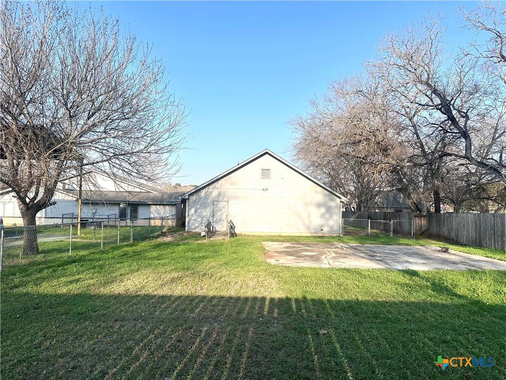 Stockdale, TX 78160,505 S 9th ST