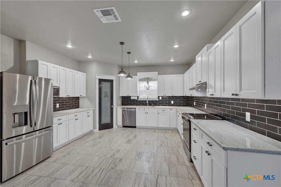 Adkins, TX 78101,682 Stuart Rd