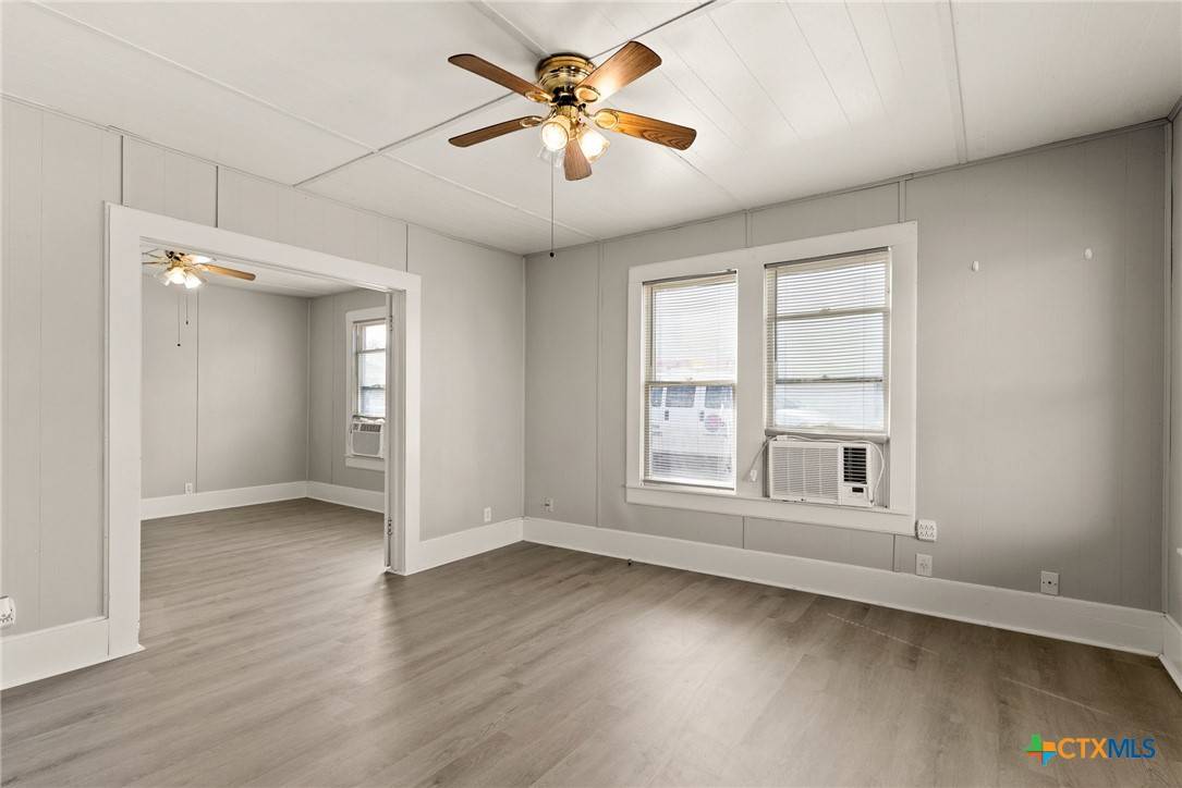 Cameron, TX 76520,607 E 12th ST