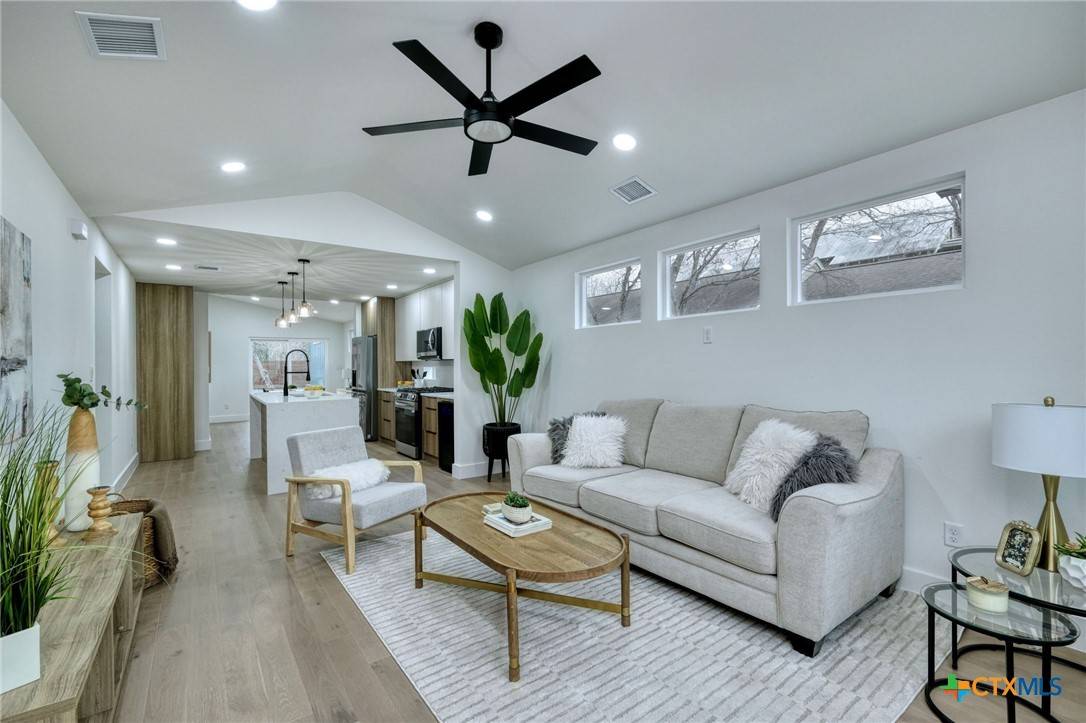Austin, TX 78751,908 E 51st ST