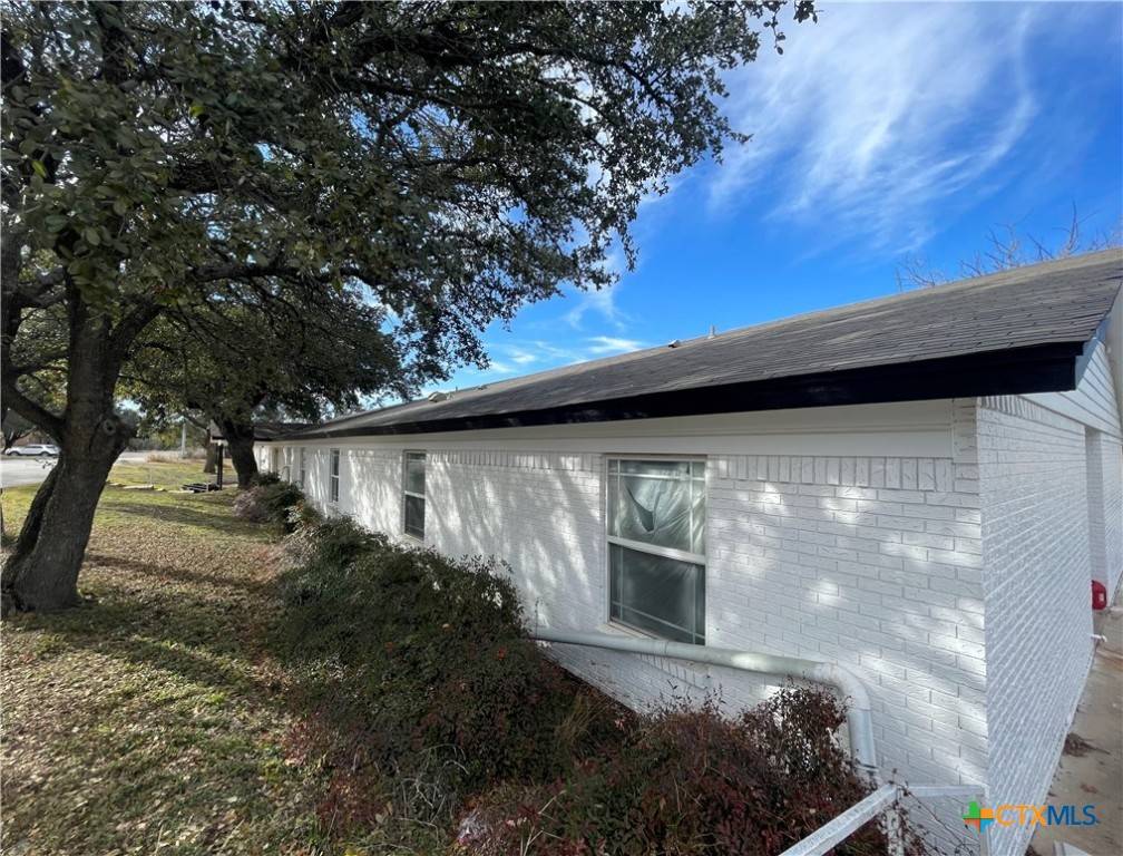 San Saba, TX 76877,1405 W Storey