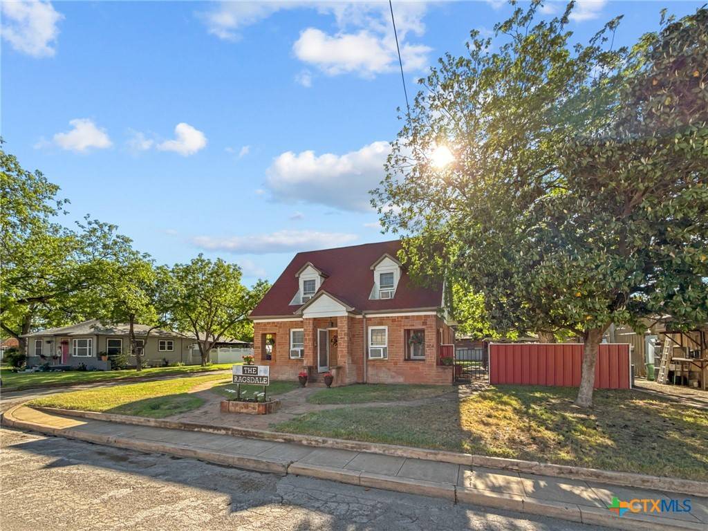 San Saba, TX 76877,202-206 S Clear ST