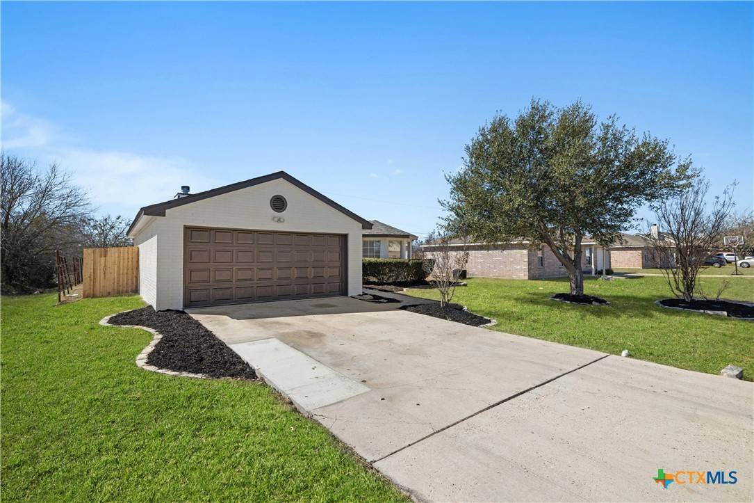 Holland, TX 76534,513 Harper ST